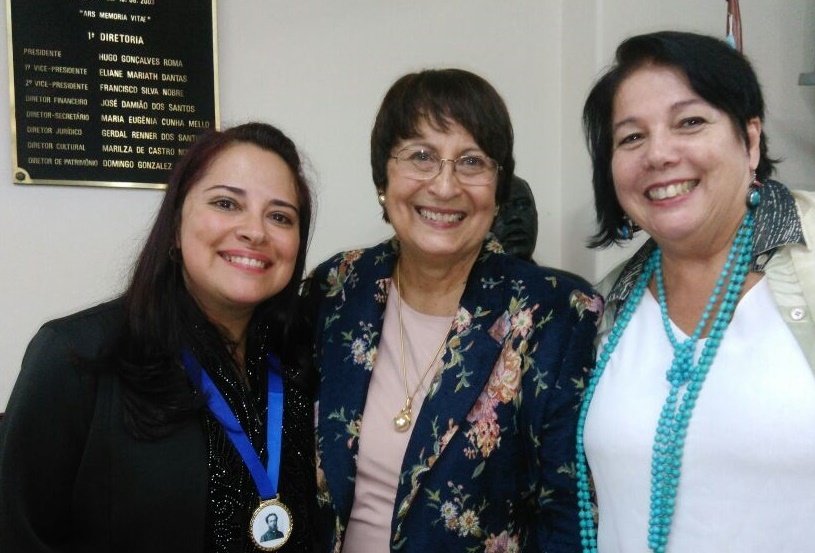 Andreia Donadon Leal recebe a Medalha Machado de Assis